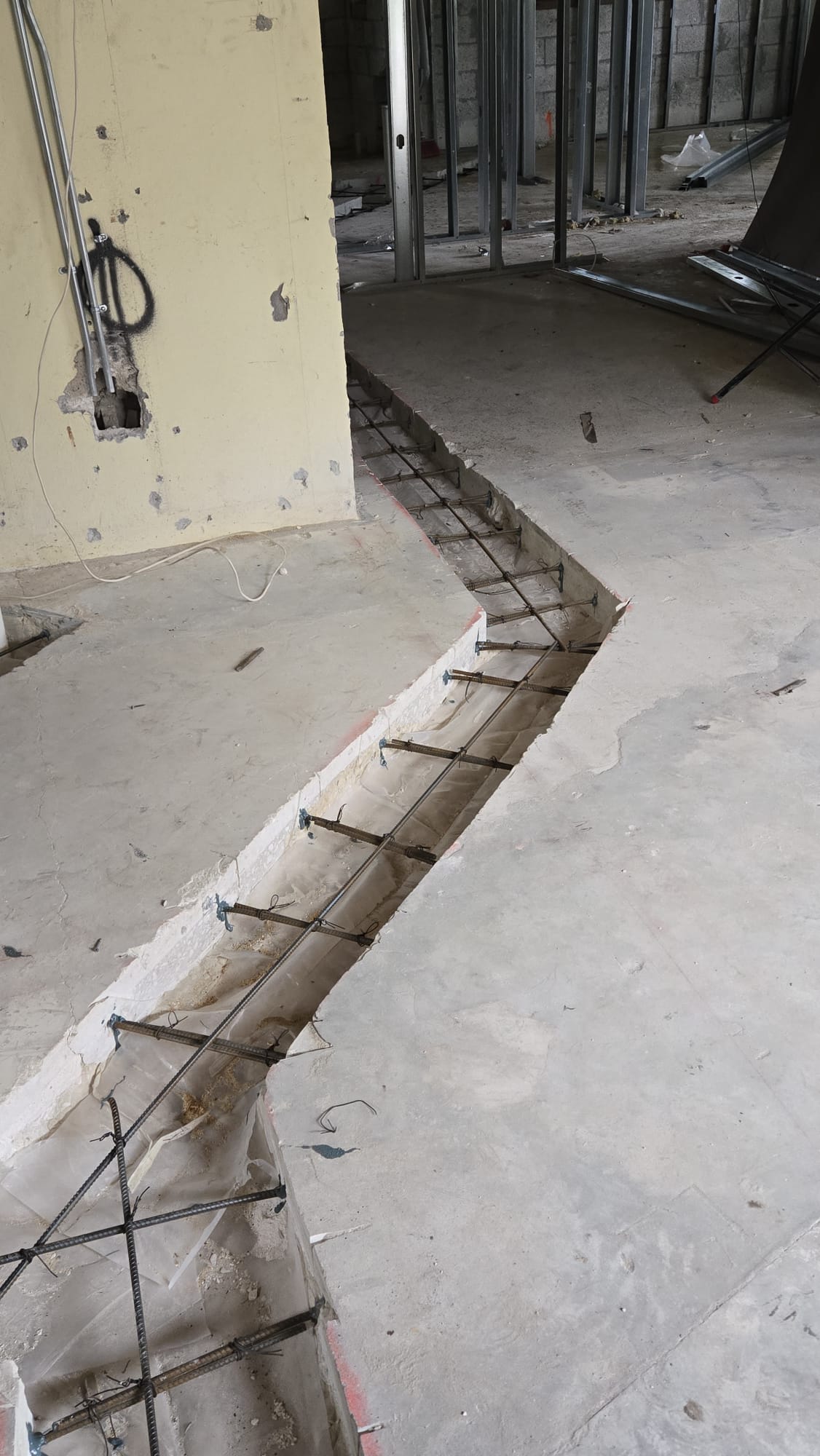 Instalación de plomería en PVC y fundición de cemento - 3