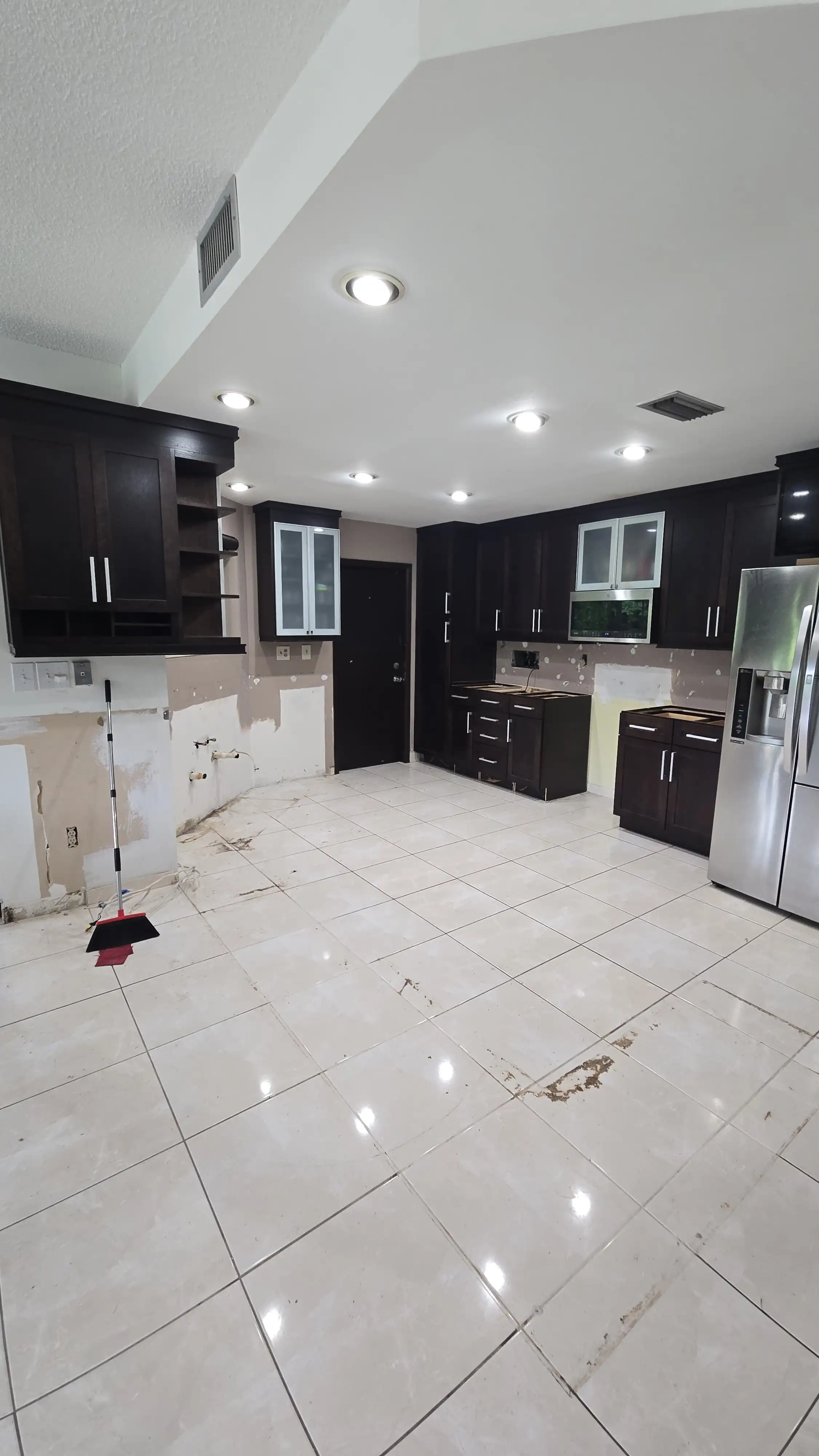 Modern Kitchen Cabinet Installation - 3